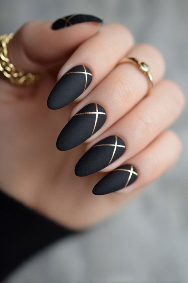 Black Nail Designs Short